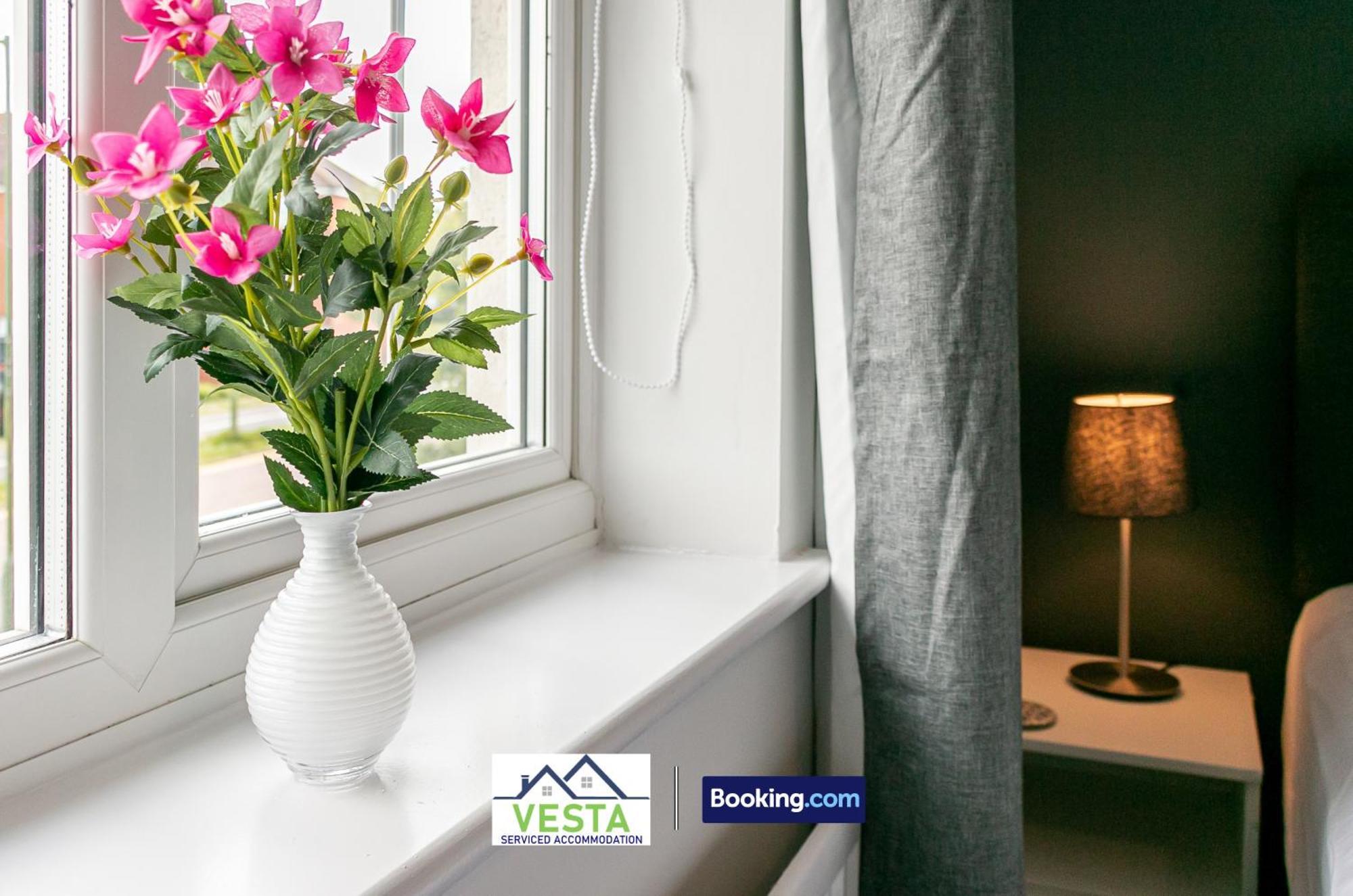 Three Bedroom Apartment By Vesta Serviced Accommodation & Short Lets Hatfield With Free Parking المظهر الخارجي الصورة