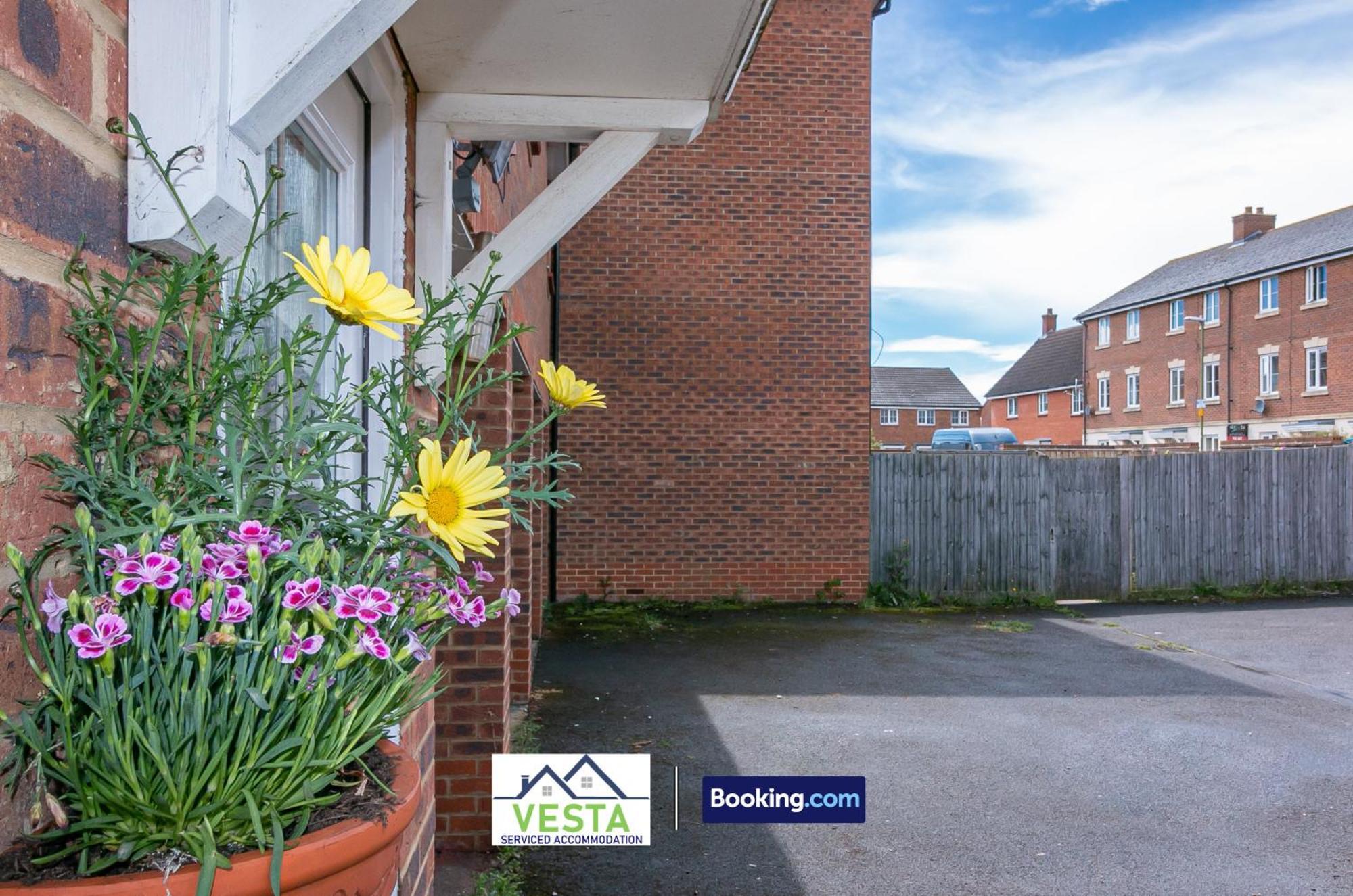 Three Bedroom Apartment By Vesta Serviced Accommodation & Short Lets Hatfield With Free Parking المظهر الخارجي الصورة
