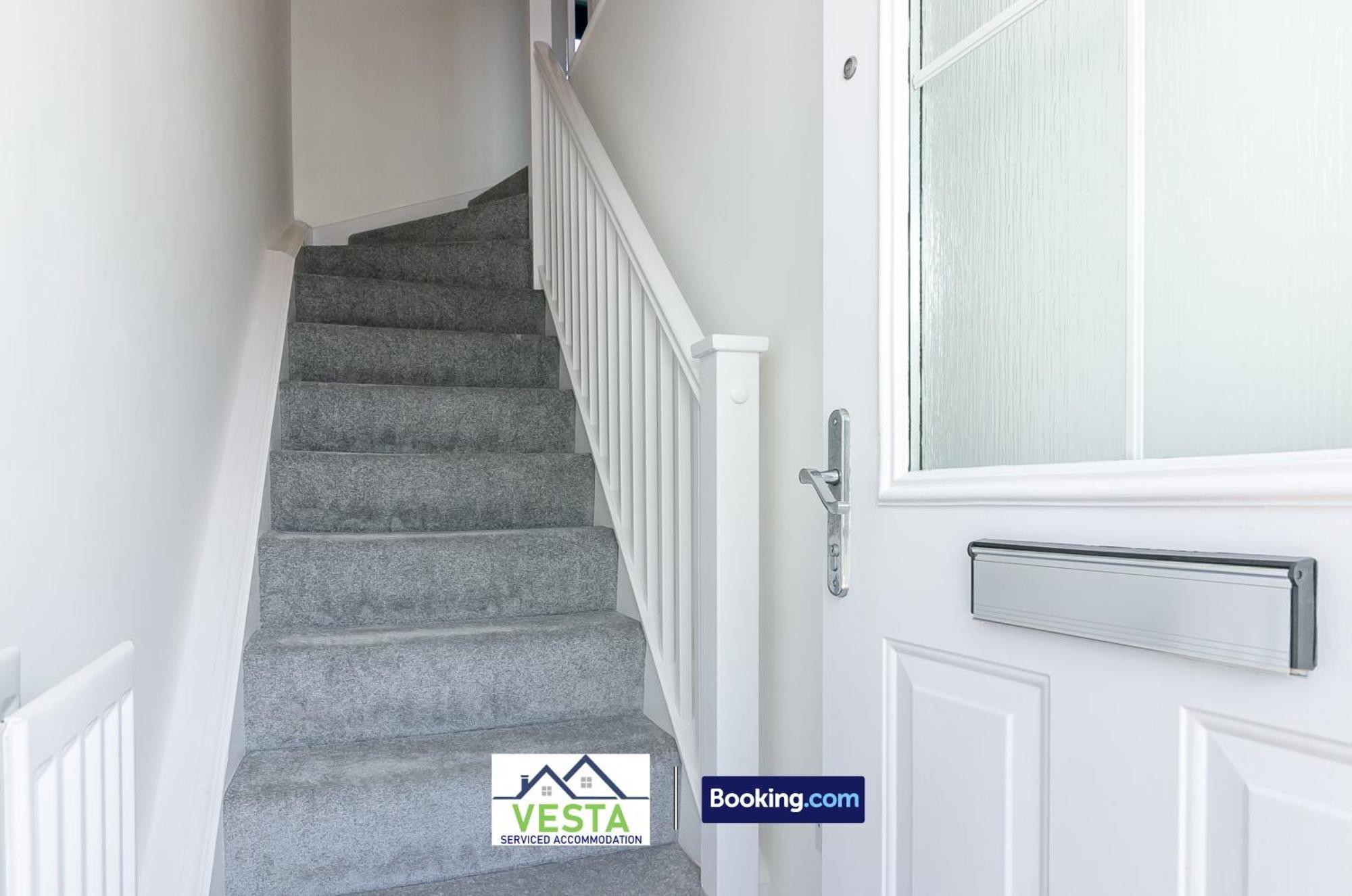 Three Bedroom Apartment By Vesta Serviced Accommodation & Short Lets Hatfield With Free Parking المظهر الخارجي الصورة