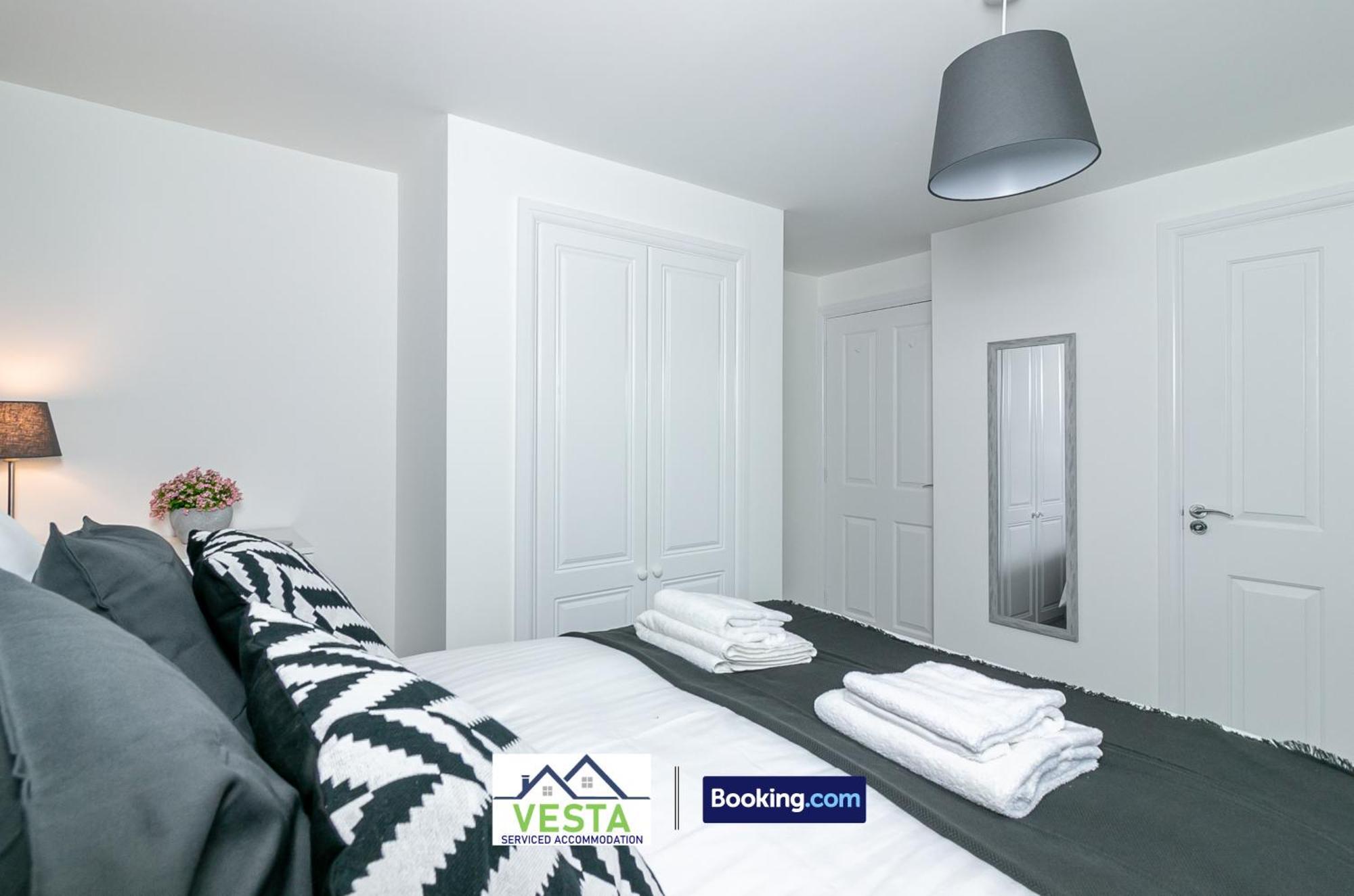 Three Bedroom Apartment By Vesta Serviced Accommodation & Short Lets Hatfield With Free Parking المظهر الخارجي الصورة