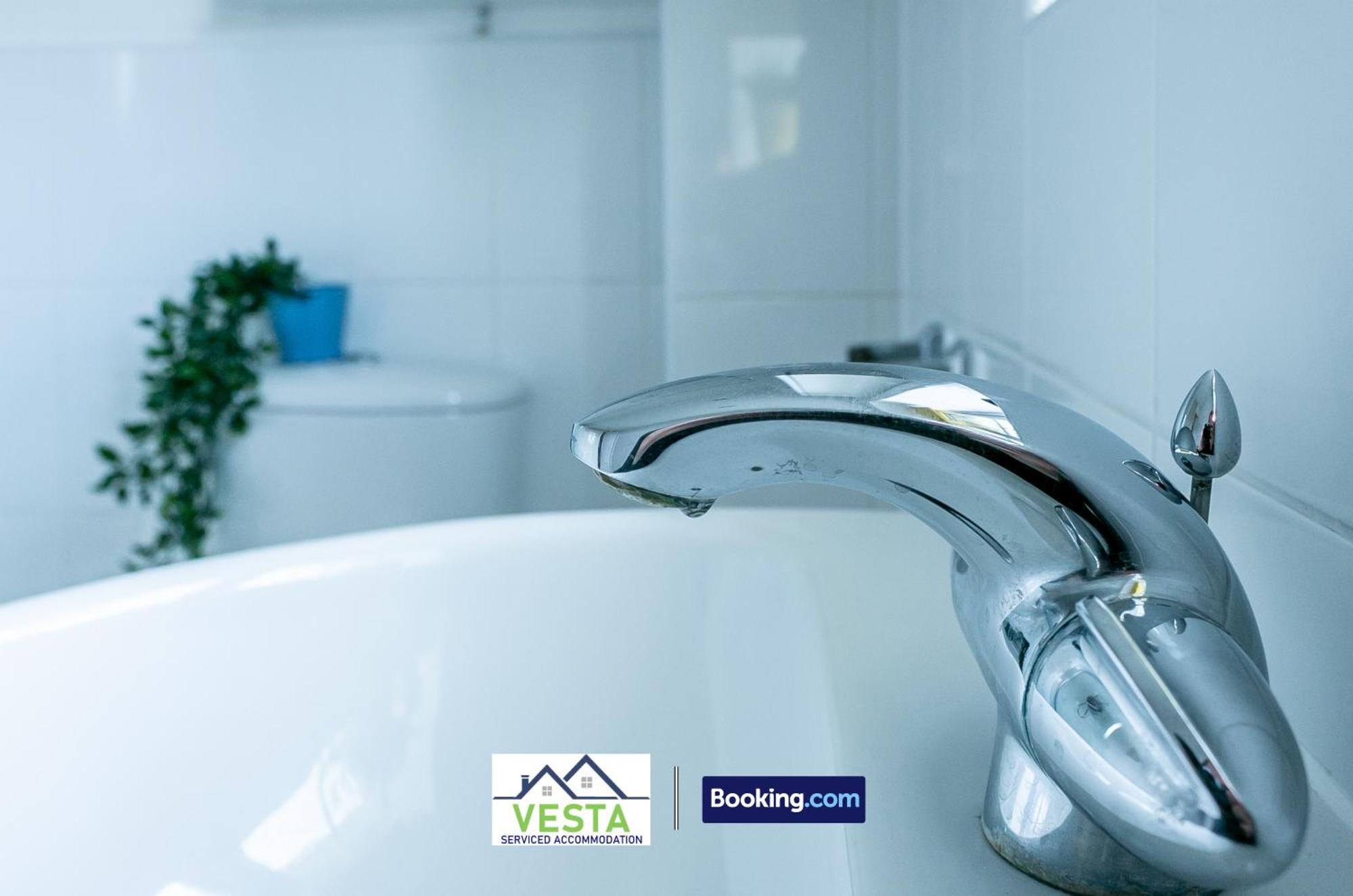 Three Bedroom Apartment By Vesta Serviced Accommodation & Short Lets Hatfield With Free Parking المظهر الخارجي الصورة