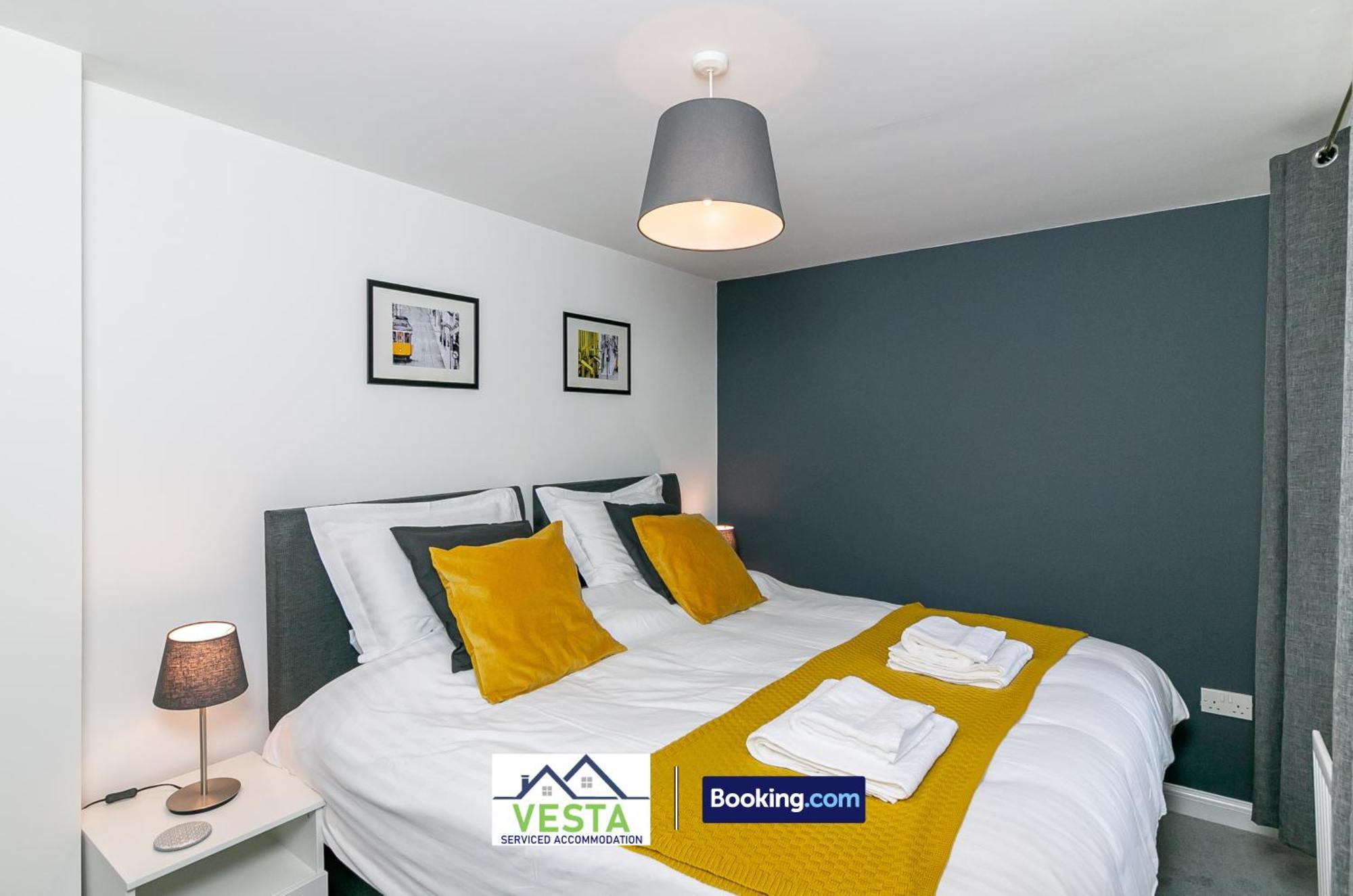 Three Bedroom Apartment By Vesta Serviced Accommodation & Short Lets Hatfield With Free Parking المظهر الخارجي الصورة